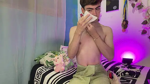 Snapshot of _peachyboy chatting on 7, 6, 2026 peachyboy online show from 7, 6, 2026