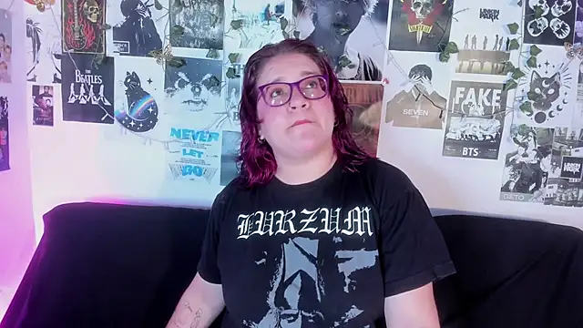Snapshot of helleen21 chatting on 6, 6, 2026 helleen21 online show from 6, 6, 2026