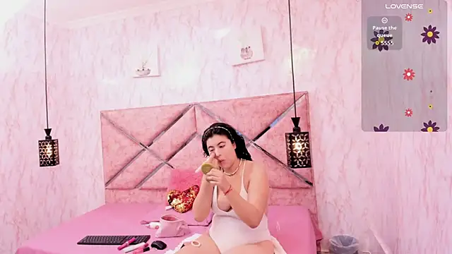 Snapshot of Dolls_Antonella chatting on 20, 6, 2026 Dolls Antonella online show from 20, 6, 2026