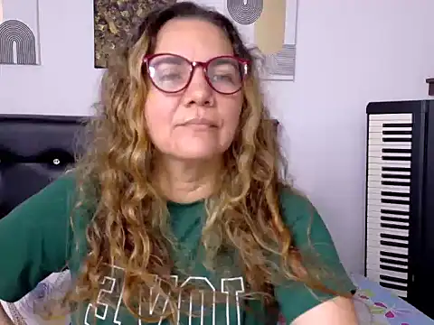 Snapshot of halinnahotxx chatting on 16, 5, 2026 halinnahotxx online show from 16, 5, 2026