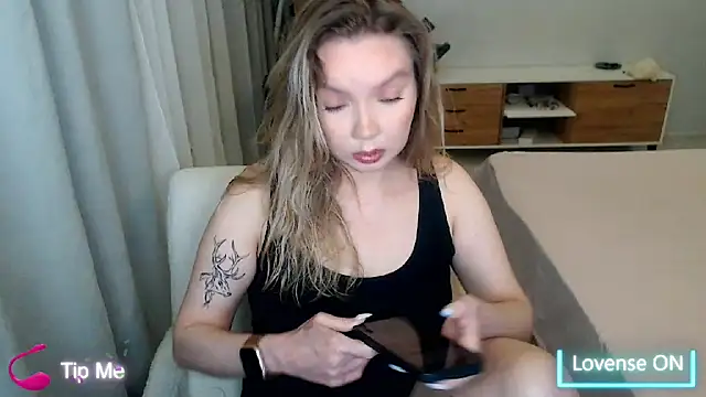Snapshot of PolinaXXXXXJones chatting on 12, 5, 2026 PolinaXXXXXJones online show from 12, 5, 2026