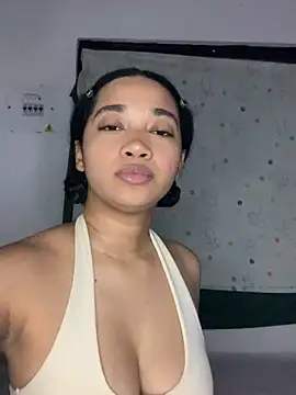 Snapshot of _sweetSabrina- chatting on 14, 5, 2026 sweetSabrina- online show from 14, 5, 2026