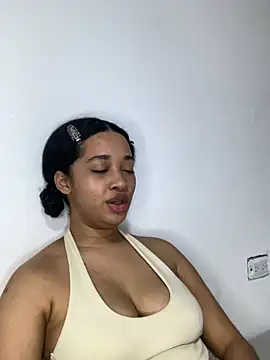 Snapshot of _sweetSabrina- chatting on 15, 5, 2026 sweetSabrina- online show from 15, 5, 2026