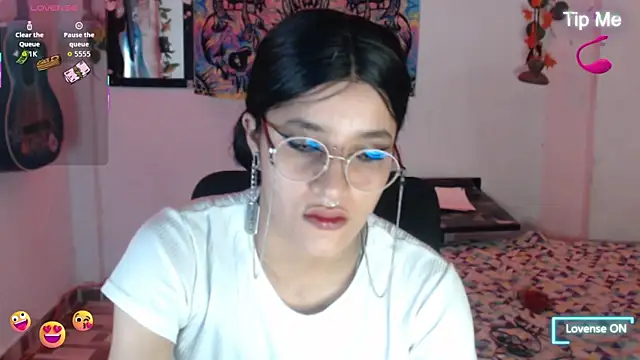 Snapshot of bastethott chatting on 24, 7, 2026 bastethott online show from 24, 7, 2026