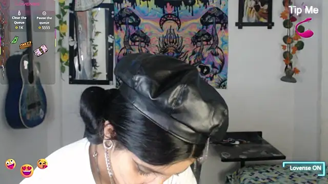 Snapshot of bastethott chatting on 25, 7, 2026 bastethott online show from 25, 7, 2026