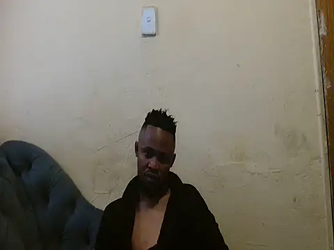 Snapshot of xxTroyX chatting on 4, 6, 2026 xxTroyX online show from 4, 6, 2026
