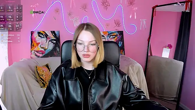 Snapshot of gia_lee_ chatting on 12, 5, 2026 gia lee online show from 12, 5, 2026