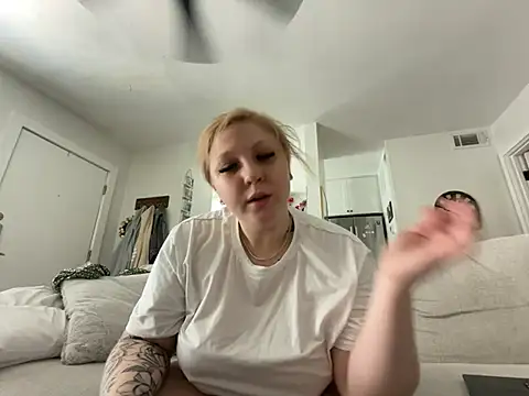 blonde  baby online show from 14, 5, 2026