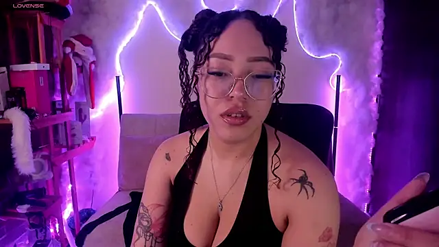 Snapshot of liz_martins1 chatting on 3, 8, 2026 liz martins1 online show from 3, 8, 2026