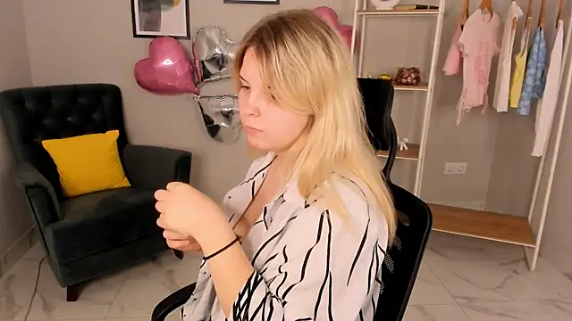 Snapshot of Rina_Frant chatting on 10, 5, 2026 Rina Frant online show from 10, 5, 2026
