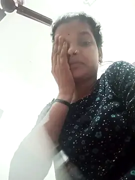 Snapshot of Student_garl_1 chatting on 21, 5, 2026 Student garl 1 online show from 21, 5, 2026