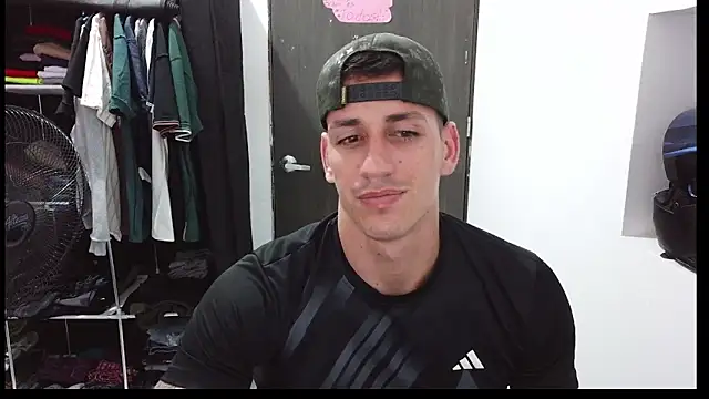 Snapshot of RaulRico chatting on 10, 5, 2026 RaulRico online show from 10, 5, 2026