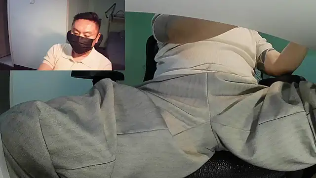Snapshot of mrcake666 chatting on 15, 5, 2026 mrcake666 online show from 15, 5, 2026