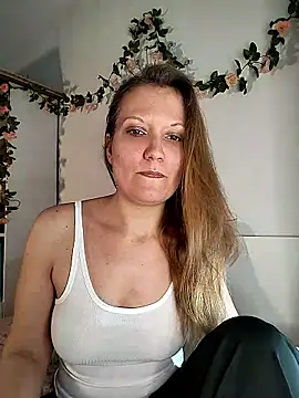 Snapshot of Candy_Cougar chatting on 25, 5, 2026 Candy Cougar online show from 25, 5, 2026