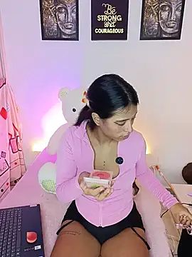 Raven stonee01 online show from 18, 6, 2026