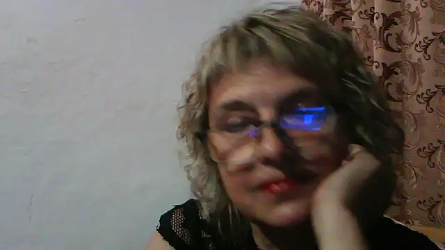 Snapshot of ElizabethGorden chatting on 4, 7, 2026 ElizabethGorden online show from 4, 7, 2026