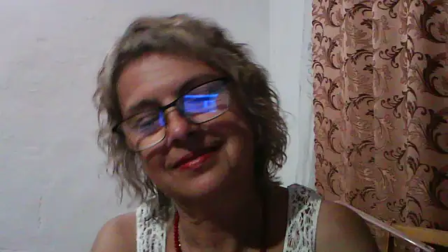 Snapshot of ElizabethGorden chatting on 4, 8, 2026 ElizabethGorden online show from 4, 8, 2026