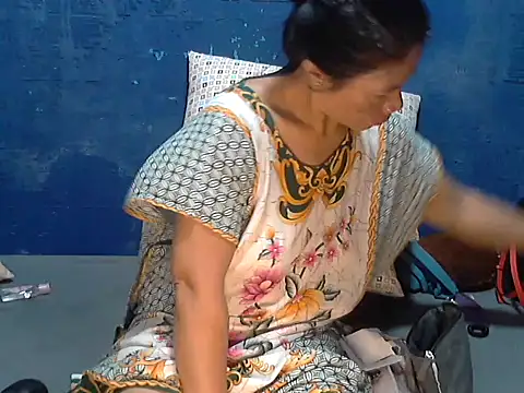 hotchilimom online show from 22, 2, 2026