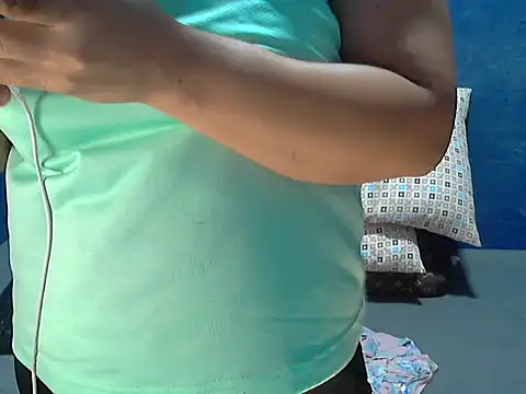 hotchilimom online show from 9, 3, 2026