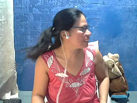 Snapshot of hotchilimom chatting on 16, 5, 2026 hotchilimom online show from 16, 5, 2026
