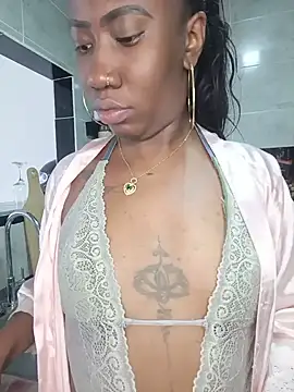 Snapshot of Rossiecameron_ chatting on 12, 5, 2026 Rossiecameron online show from 12, 5, 2026