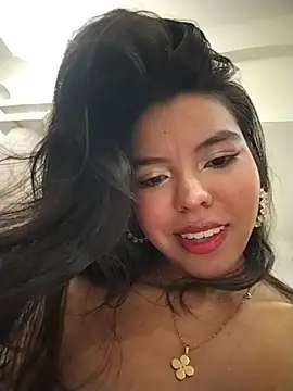 Snapshot of Dulce_Glamor_ chatting on 8, 8, 2026 Dulce Glamor online show from 8, 8, 2026