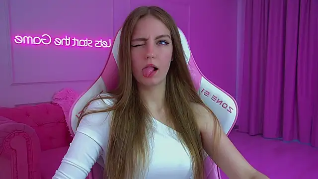 Snapshot of SofiaSarvains chatting on 6, 7, 2026 SofiaSarvains online show from 6, 7, 2026