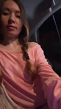 Snapshot of Mini_girl_do_it_better chatting on 27, 5, 2026 Mini girl do it better online show from 27, 5, 2026