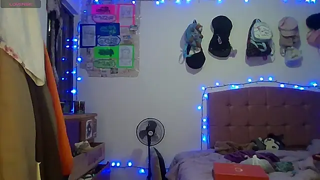 Snapshot of suky_fox chatting on 25, 6, 2026 suky fox online show from 25, 6, 2026
