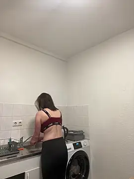 LindaLee90 online show from 13, 6, 2026