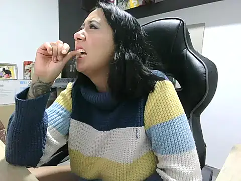 Snapshot of saramaSS chatting on 22, 5, 2026 saramaSS online show from 22, 5, 2026
