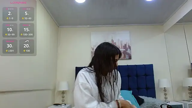 Snapshot of ValerieLyon_ chatting on 28, 5, 2026 ValerieLyon online show from 28, 5, 2026
