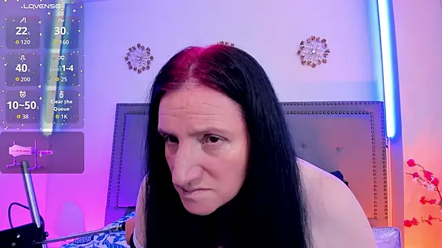CloeMature online show from 10, 6, 2026