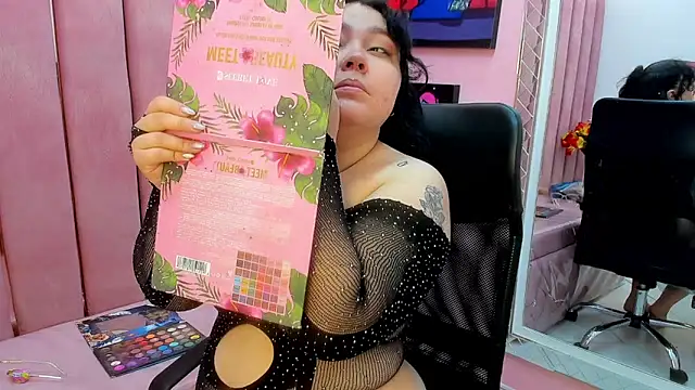 Snapshot of Sweet_Nova_ chatting on 5, 6, 2026 Sweet Nova online show from 5, 6, 2026