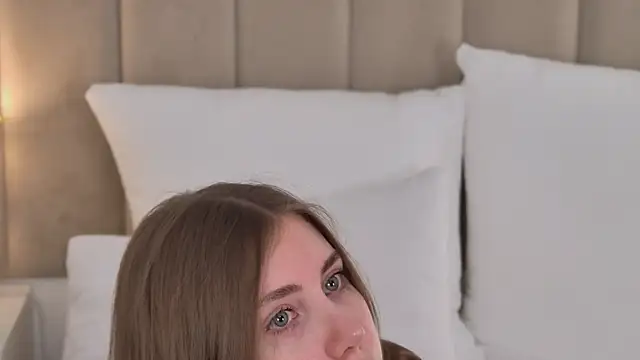 EvaAkiins online show from 24, 5, 2026