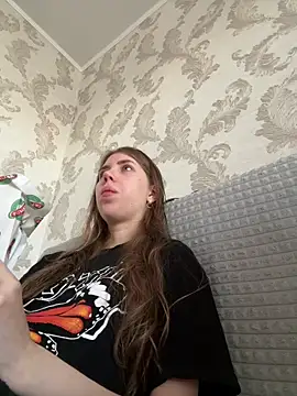 EvaAkiins online show from 16, 6, 2026