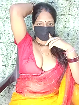 Snapshot of Juli_80 chatting on 8, 7, 2026 Juli 80 online show from 8, 7, 2026