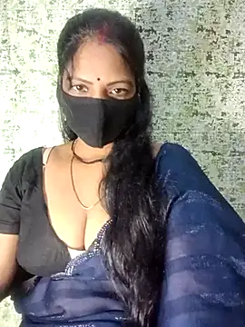 Snapshot of Juli_80 chatting on 9, 7, 2026 Juli 80 online show from 9, 7, 2026