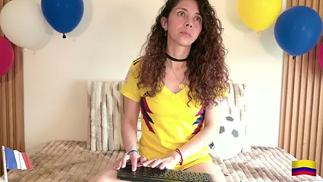 Snapshot of alissonandree chatting on 17, 6, 2026 alissonandree online show from 17, 6, 2026