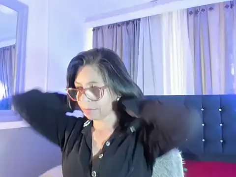 Snapshot of lena_gray chatting on 26, 5, 2026 lena gray online show from 26, 5, 2026