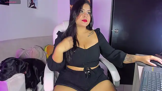 Snapshot of miakushmodel chatting on 9, 6, 2026 miakushmodel online show from 9, 6, 2026