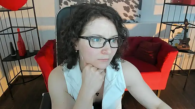 AureliaGleam online show from 10, 5, 2026
