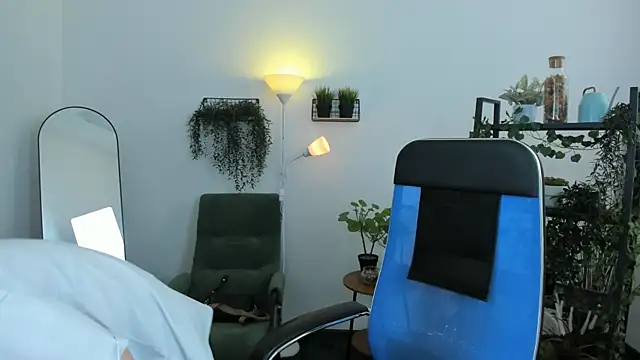 Snapshot of AureliaGleam chatting on 22, 6, 2026 AureliaGleam online show from 22, 6, 2026
