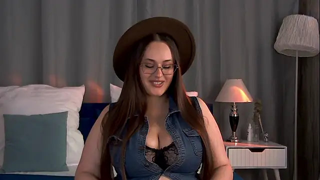 Snapshot of Queen_Monica_ chatting on 31, 7, 2026 Queen Monica online show from 31, 7, 2026