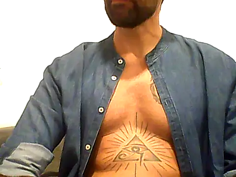 Snapshot of Alessandromagno8 chatting on 11, 5, 2026 Alessandromagno8 online show from 11, 5, 2026
