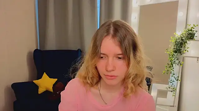 Snapshot of MilanaRayy chatting on 17, 6, 2026 MilanaRayy online show from 17, 6, 2026