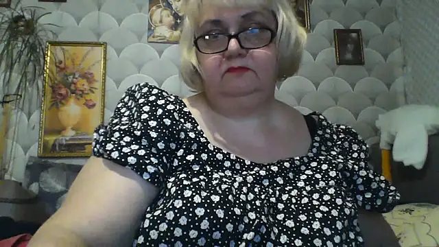 MarinaFarina53 online show from 9, 6, 2026