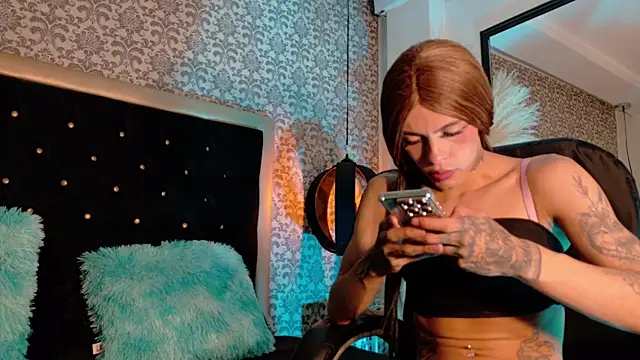 Snapshot of KarolFoxxi__ chatting on 5, 6, 2026 KarolFoxxi online show from 5, 6, 2026