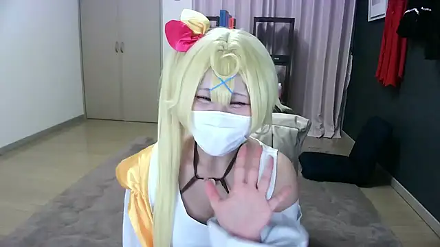 miachan  online show from 18, 5, 2026