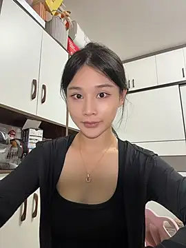 Snapshot of cuteluky18 chatting on 23, 5, 2026 cuteluky18 online show from 23, 5, 2026